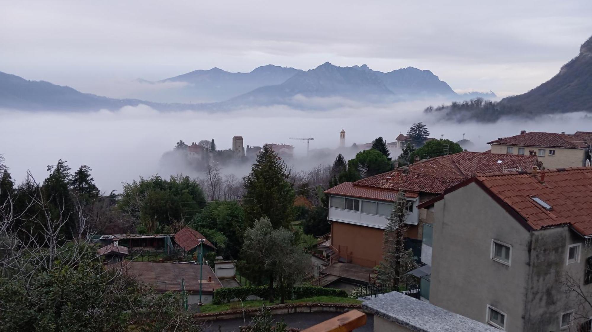 La Dimora Dei Due Laghi Acomodação com café da manhã Calolziocorte Exterior foto